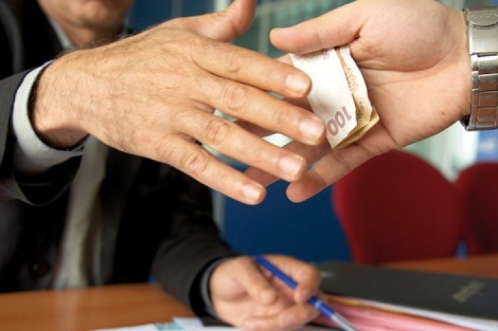 كهربائي بالبيضاء يتهم كذبا على “الانترنت” شرطة المرور بتلقي رشوة.. والنيابة العامة تأمر باعتقاله