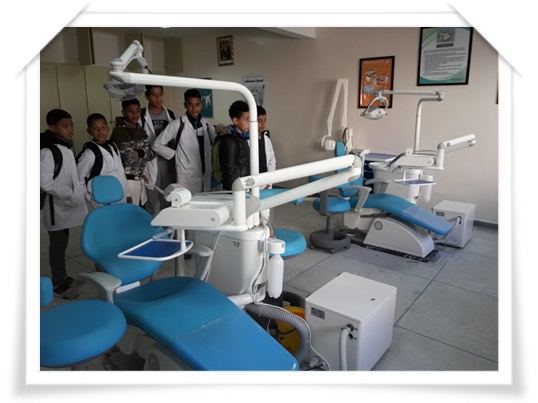 طاقم طب الاسنان يزور ثانوية للا مريم بالجديدة