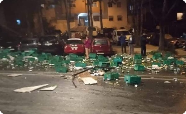 الرباط..انقلاب شاحنة محملة بقنينات “البيرة” و مواطنون باتوا سكرانين