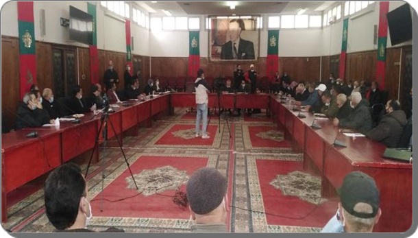 سيدي بنور:التاريخ يسجل بافتخار “التصويت بلا” للمعارضة و الأغلبية بحضور قوي للجمعيات و المجتمع المدني أمام المجلس
