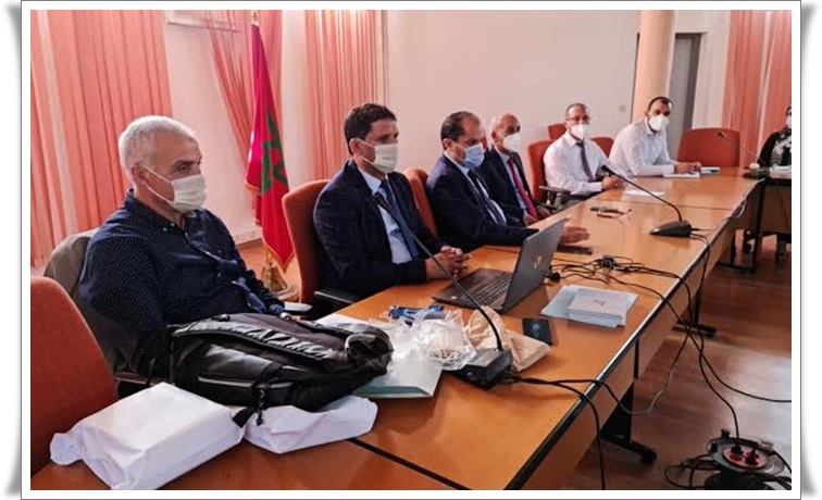 عبد المومن طالب مدير الأكاديمية الجهوية للتربية والتكوين  لجهة الدار البيضاء سطات  يعطي انطلاقة دورة تكوينية لفائدة مسؤولي التواصل ومدبري المشروع 17 بالجهة